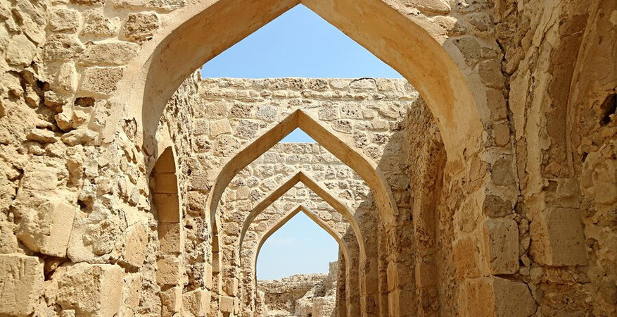 ancient-archways-of-bahrain-fort-iconic-historic-site-of-manama-bahrain_76000-7872