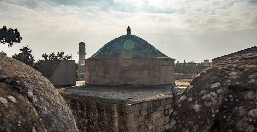 ancient-mosque-located-in-mardakan-area-republic-of-azerbaijan_361360-1073