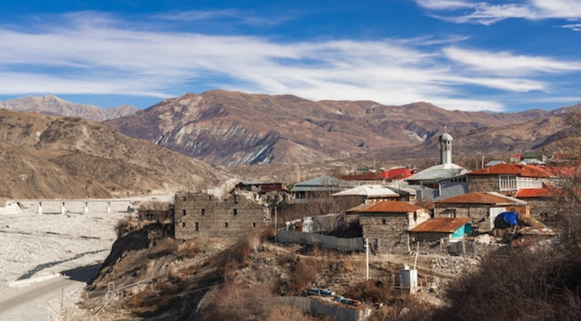 view-of-the-mountain-village-of-lagich-located-in-northern-azerbaijan_361360-703